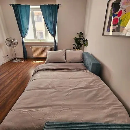 Old Town Promenade I 2 I 55m I Balcony